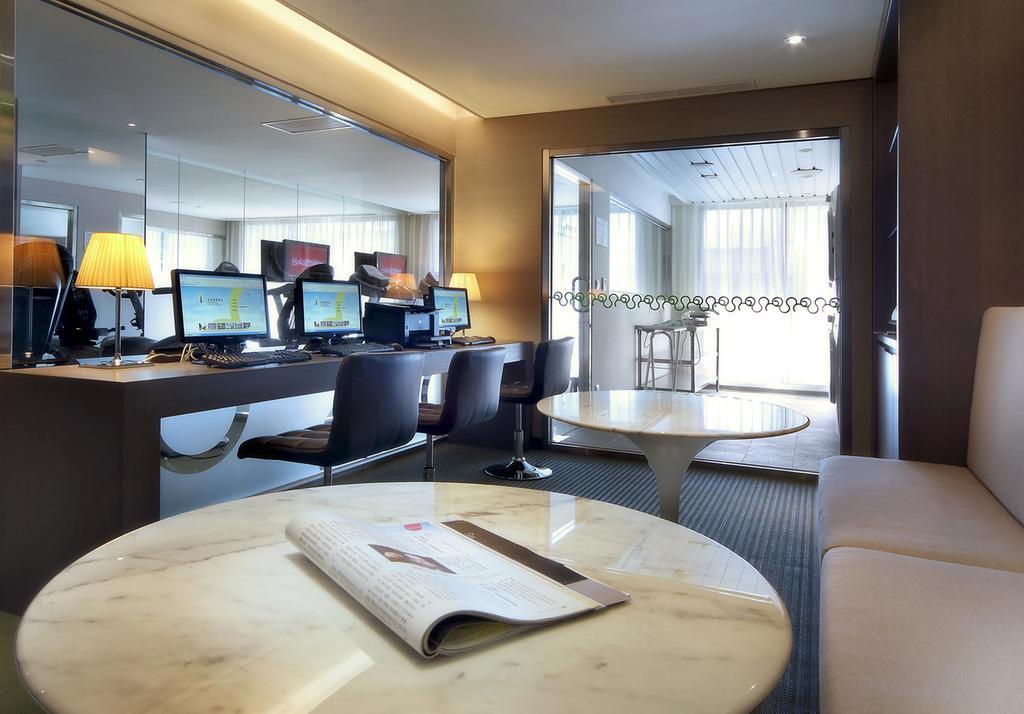 Park City Hotel Central Taichung Exteriör bild