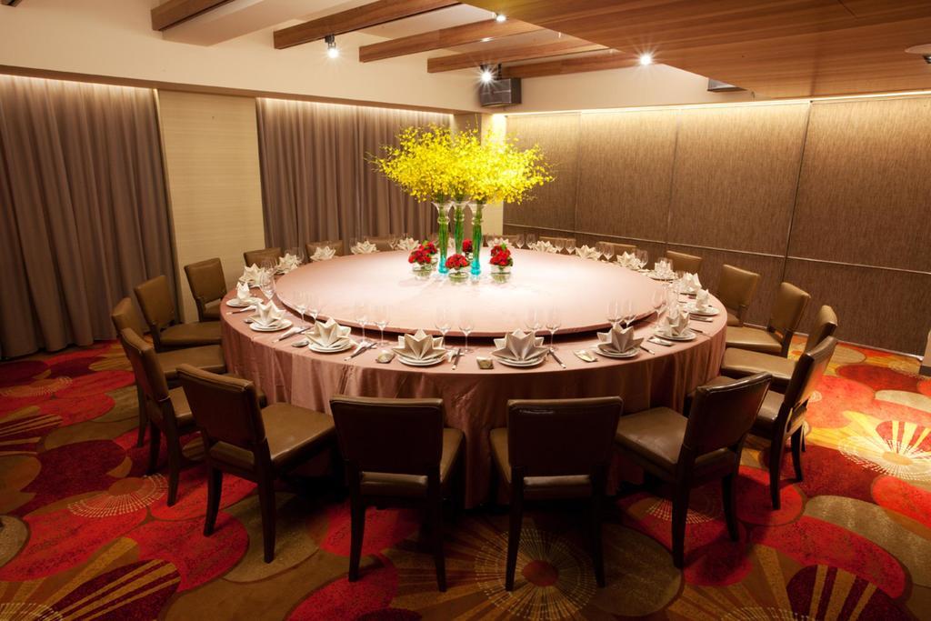Park City Hotel Central Taichung Exteriör bild