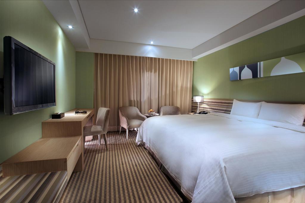 Park City Hotel Central Taichung Exteriör bild