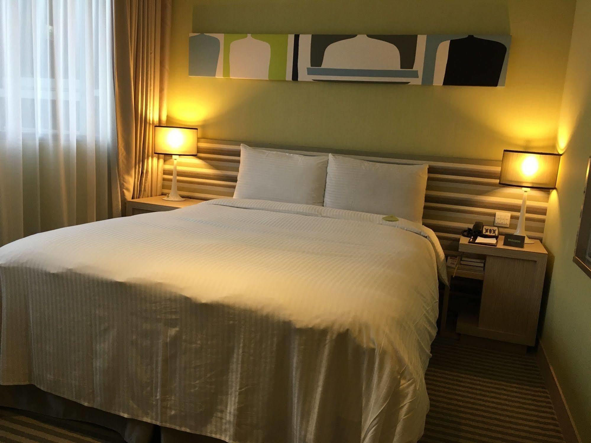 Park City Hotel Central Taichung Exteriör bild